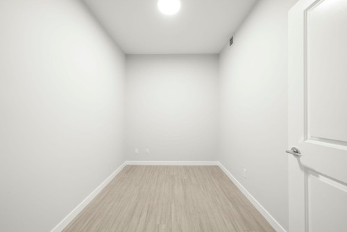 301-2632 Library Lane, North Vancouver, BC 