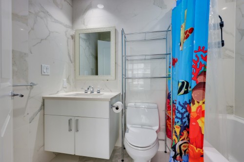 501-185 Victory Ship Way, North Vancouver, BC 