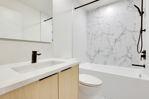 564-422 3Rd Street E, North Vancouver, BC 