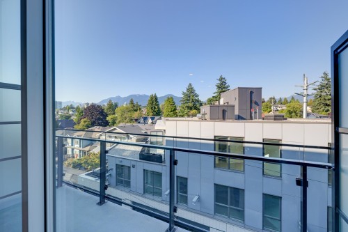564-422 3Rd Street E, North Vancouver, BC 