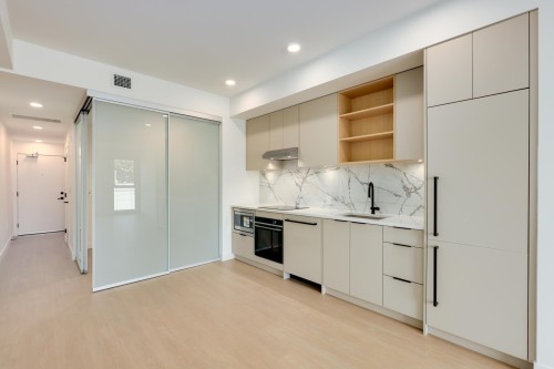 564-422 3Rd Street E, North Vancouver, BC 