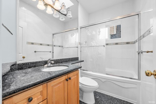 213 28Th Street W, North Vancouver, BC 