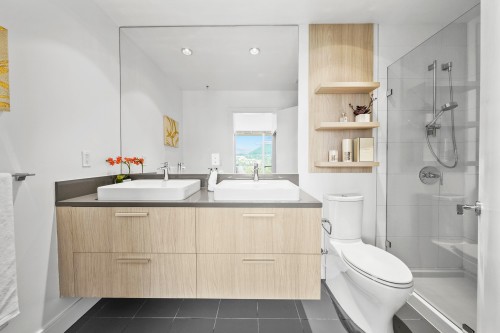 2808-3007 Glen Drive, Coquitlam, BC 