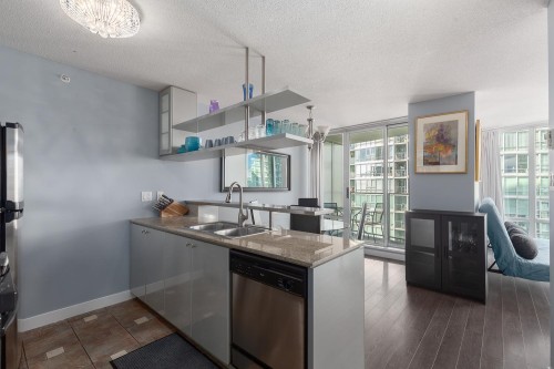 2706-1438 Richards Street, Vancouver, BC 