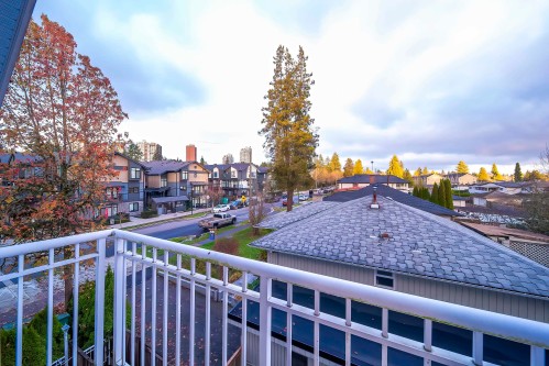 03-7128 17Th Avenue, Burnaby, BC 