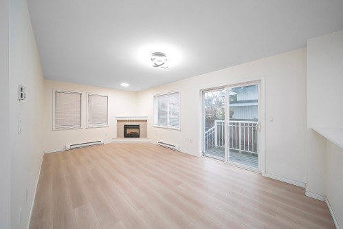 03-7128 17Th Avenue, Burnaby, BC 