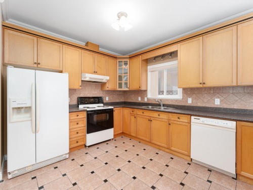 7474 Elwell Street, Burnaby, BC 