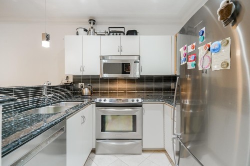 302-1177 Hornby Street, Vancouver, BC 