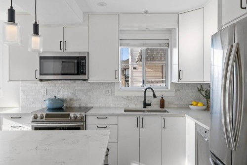 305-1950 11 Avenue E, Vancouver, BC 