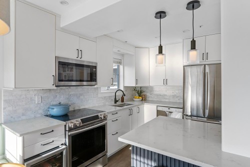 305-1950 11 Avenue E, Vancouver, BC 