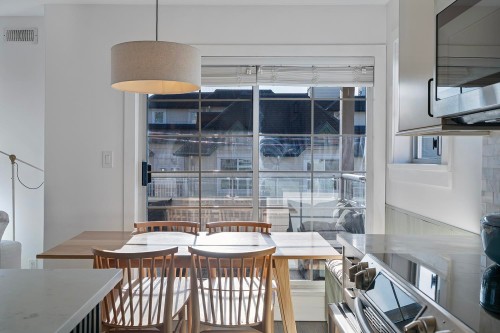 305-1950 11 Avenue E, Vancouver, BC 