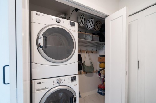 305-1950 11 Avenue E, Vancouver, BC 