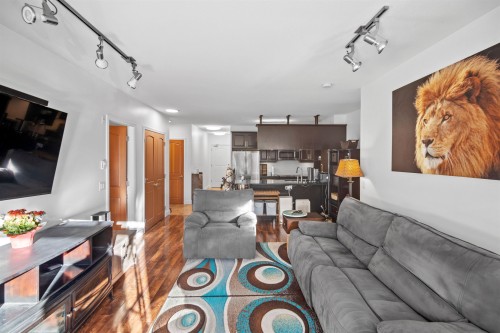 301-11887 Burnett Street, Maple Ridge, BC 