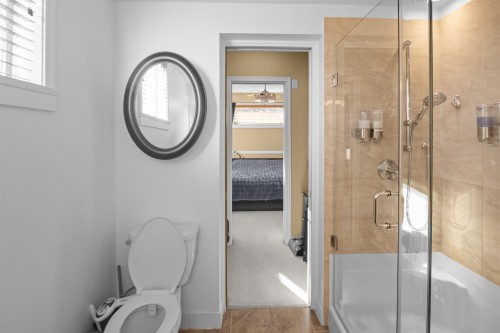 301-11887 Burnett Street, Maple Ridge, BC 