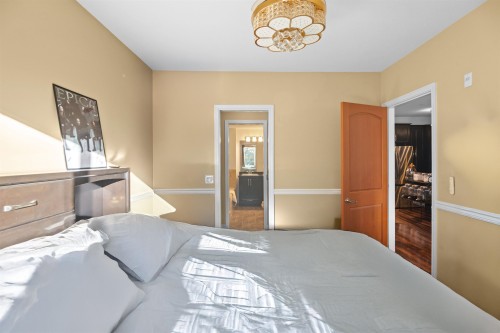 301-11887 Burnett Street, Maple Ridge, BC 