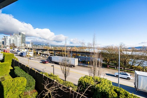 37-323 Governors Court, New Westminster, BC 