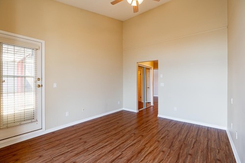 37-323 Governors Court, New Westminster, BC 