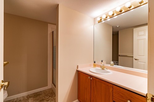 37-323 Governors Court, New Westminster, BC 