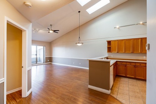 37-323 Governors Court, New Westminster, BC 