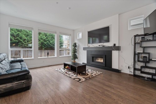 10516 Robertson Street, Maple Ridge, BC 