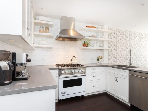 1338 Arbutus St, Vancouver, BC 