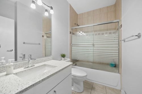 203-6460 Main Street, Vancouver, BC 