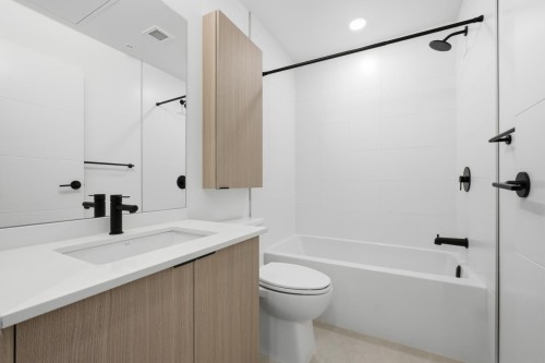 509-2268 Broadway Street E, Vancouver, BC 