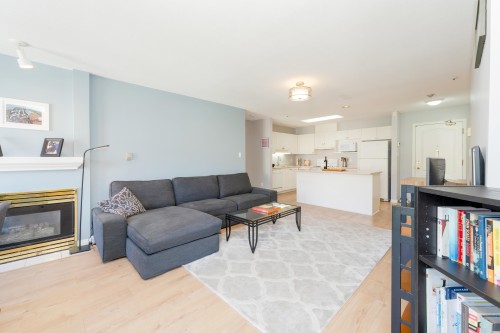 302-2968 Burlington Drive, Coquitlam, BC 