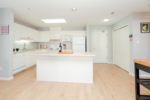 302-2968 Burlington Drive, Coquitlam, BC 