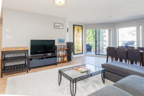 302-2968 Burlington Drive, Coquitlam, BC 