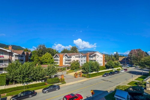 302-2968 Burlington Drive, Coquitlam, BC 