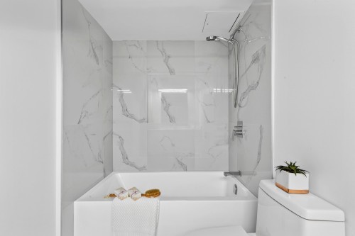 206-9202 Horne Street, Burnaby, BC 