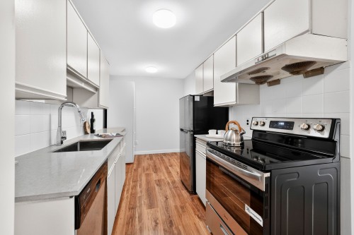 206-9202 Horne Street, Burnaby, BC 