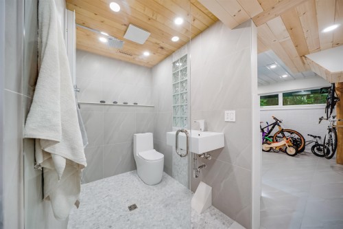 867 Frederick Road, North Vancouver, BC 