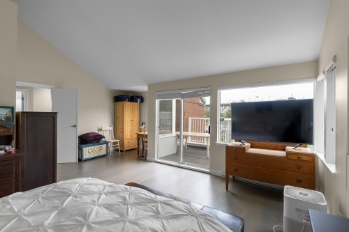 1596 Island Park Walk, Vancouver, BC 