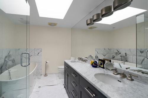 1596 Island Park Walk, Vancouver, BC 