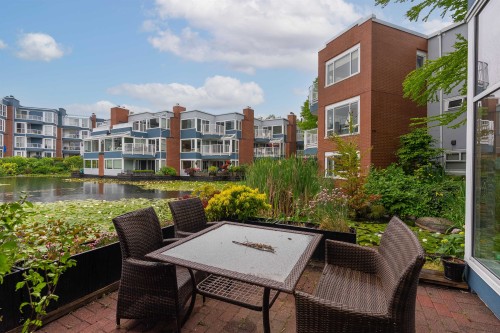 1596 Island Park Walk, Vancouver, BC 