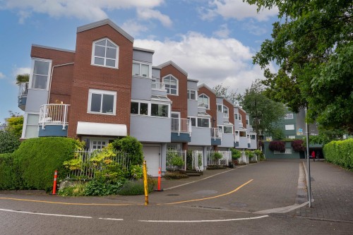 1596 Island Park Walk, Vancouver, BC 