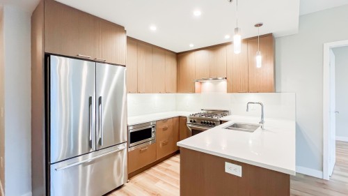 503-4289 Hastings Street, Burnaby, BC 