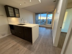 907-5665 Boundary Road  Vancouver, BC V5R 2P9