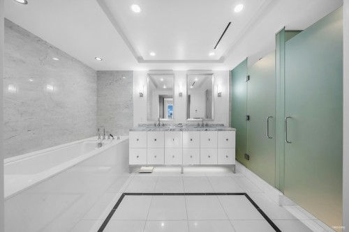 2405-667 Howe Street, Vancouver, BC 