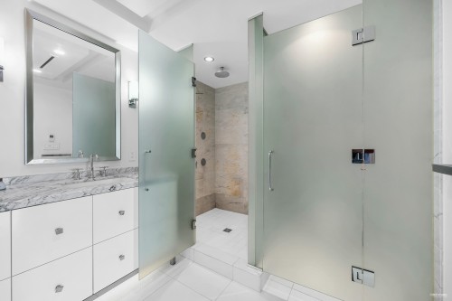 2405-667 Howe Street, Vancouver, BC 