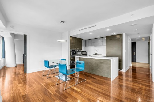 2405-667 Howe Street, Vancouver, BC 