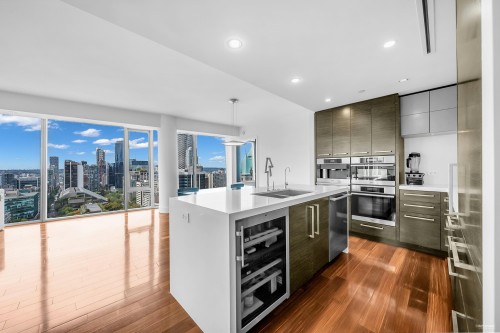 2405-667 Howe Street, Vancouver, BC 
