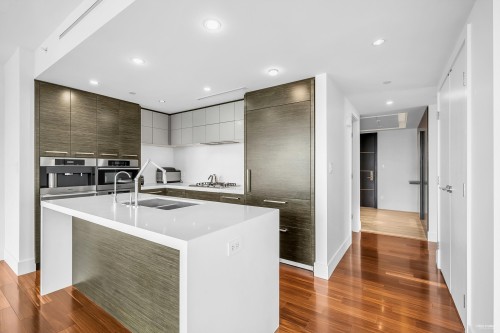 2405-667 Howe Street, Vancouver, BC 