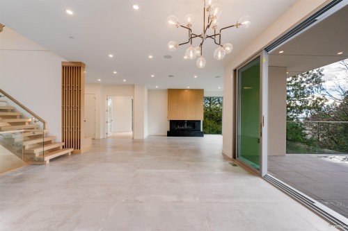 4437 Piccadilly North, West Vancouver, BC 