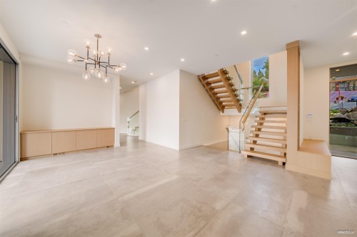 4437 Piccadilly North, West Vancouver, BC 