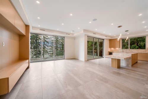 4437 Piccadilly North, West Vancouver, BC 