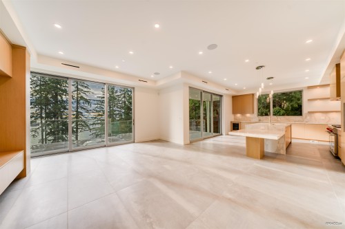 4437 Piccadilly North, West Vancouver, BC 