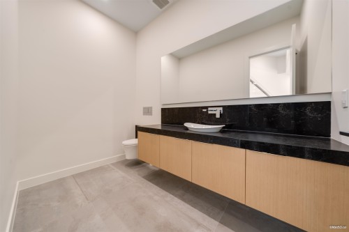 4437 Piccadilly North, West Vancouver, BC 